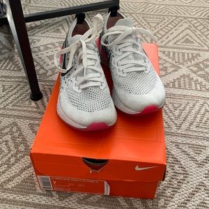 Nike Epic React Flyknit 2